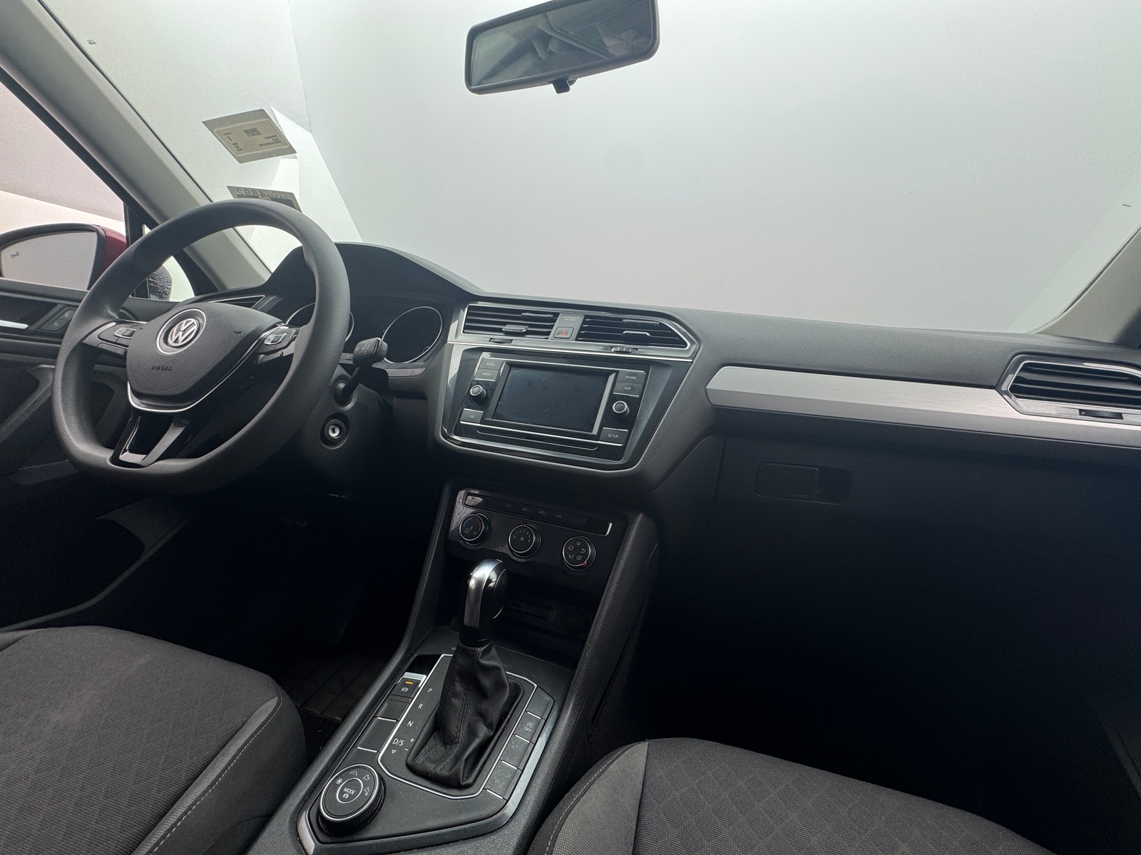 Thumbnail: 2019 Volkswagen Tiguan - 3