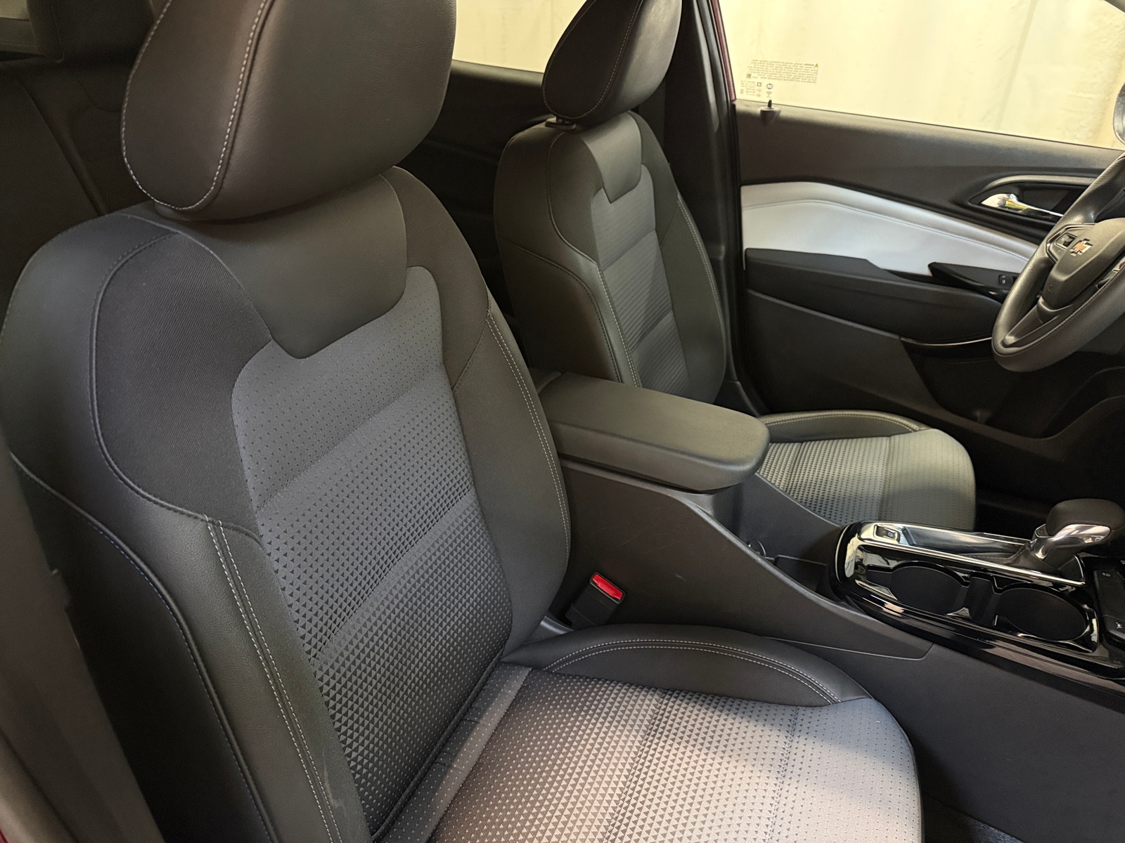 Thumbnail: 2025 Chevrolet Trax - 2