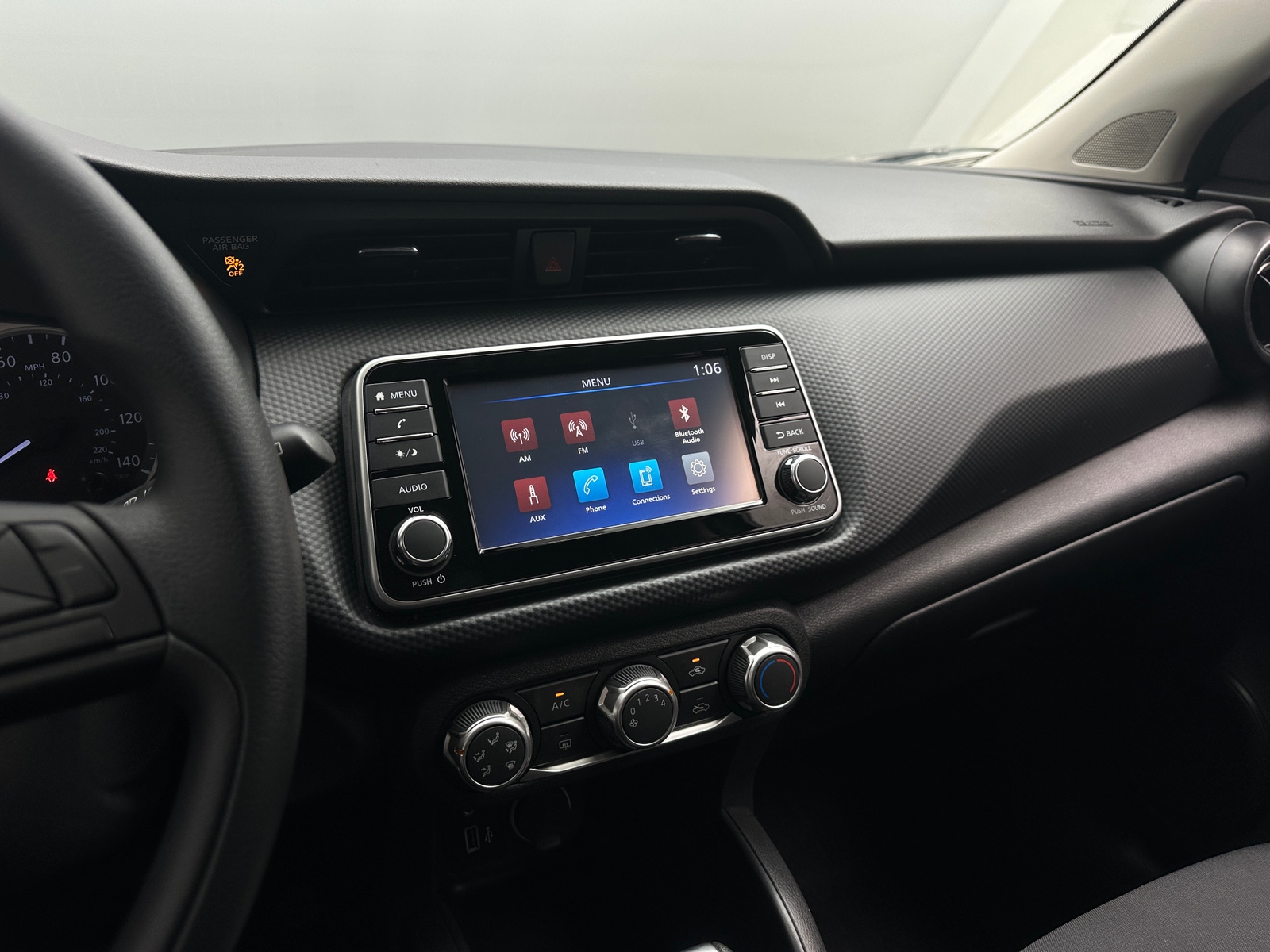 Thumbnail: 2023 Nissan Kicks - 4