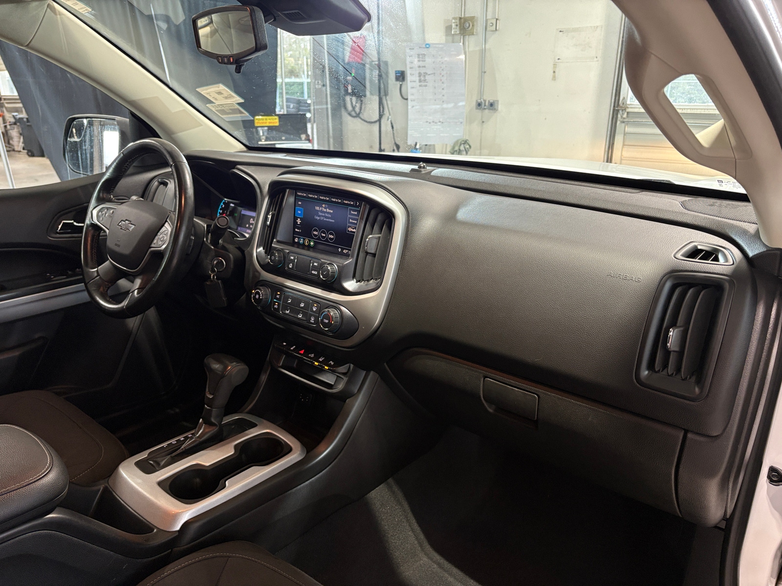 Thumbnail: 2019 Chevrolet Colorado - 3