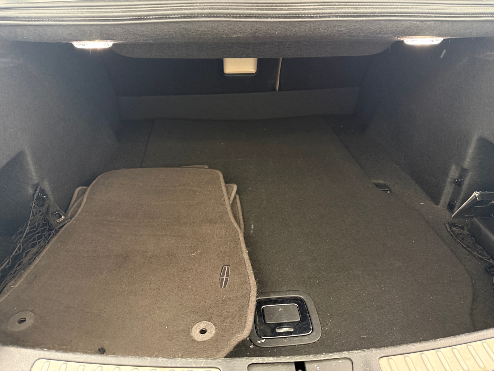 Thumbnail: 2017 Lincoln Continental - 6