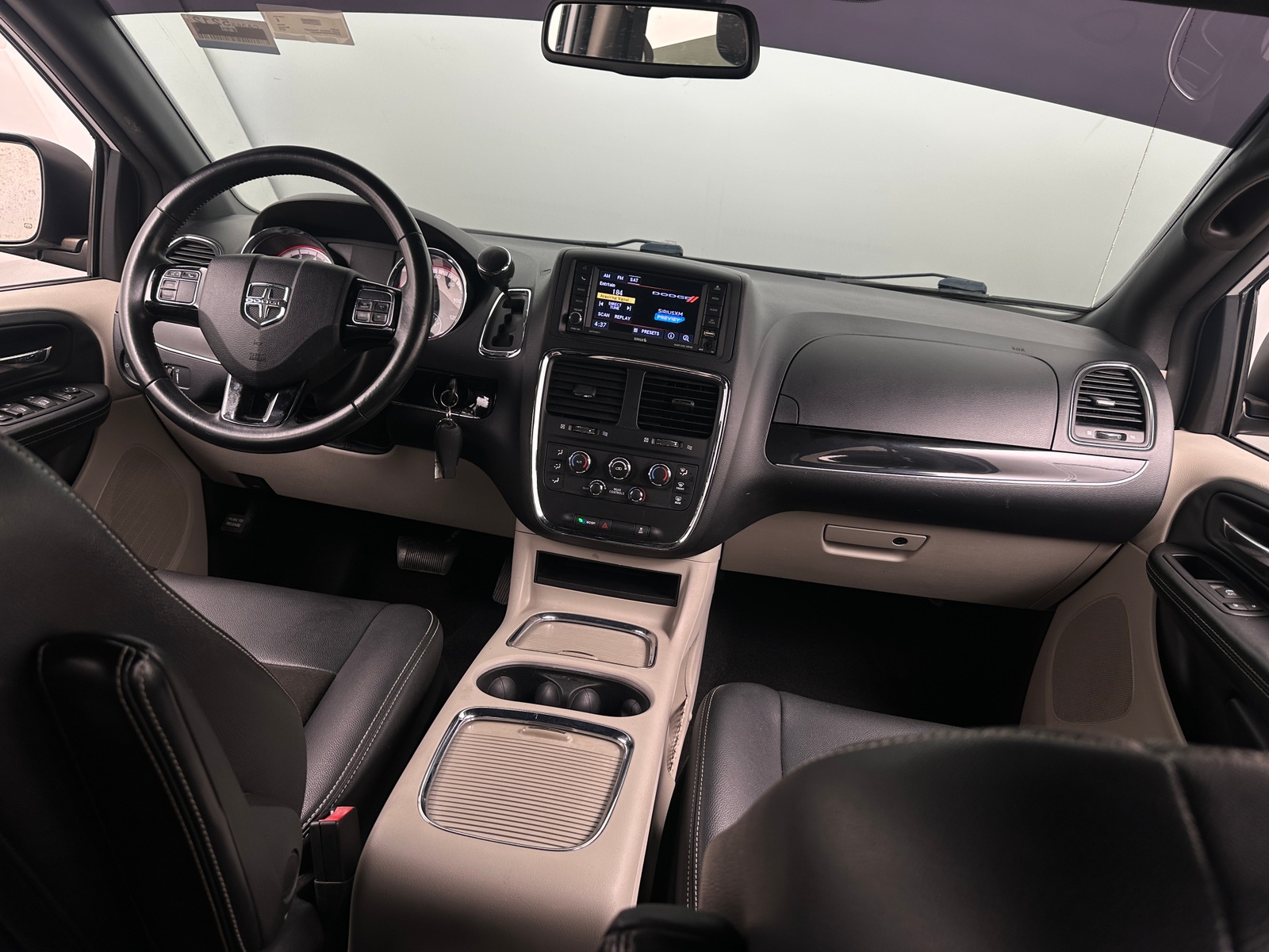 Thumbnail: 2019 Dodge Grand Caravan - 2