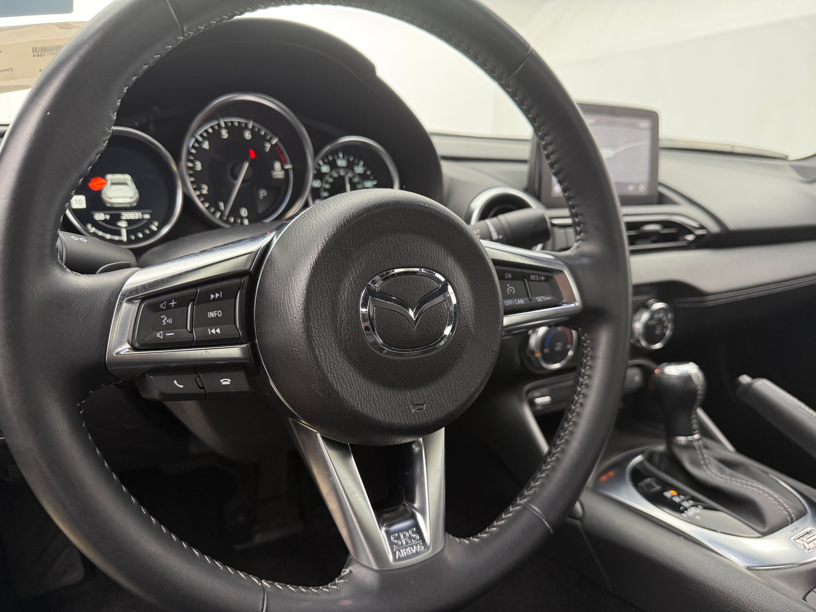 Thumbnail: 2021 Mazda MX-5 Miata - 4