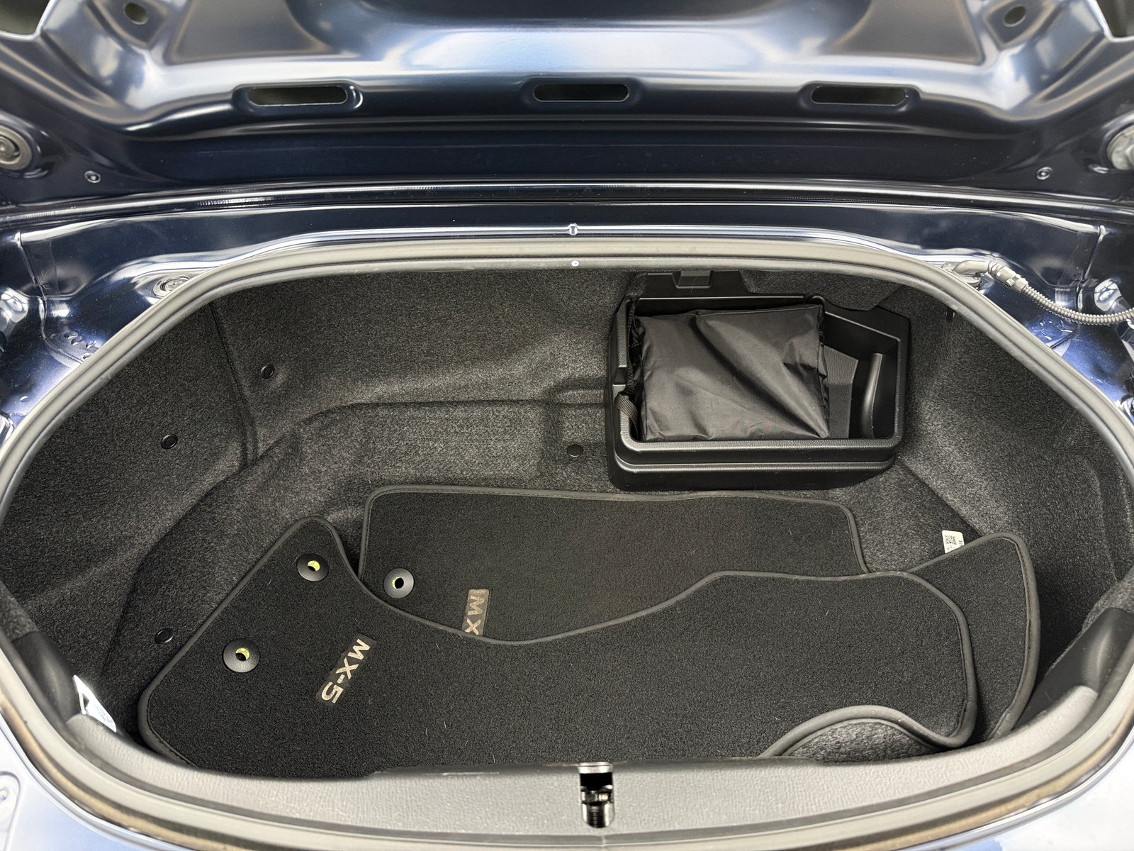 Thumbnail: 2021 Mazda MX-5 Miata - 5