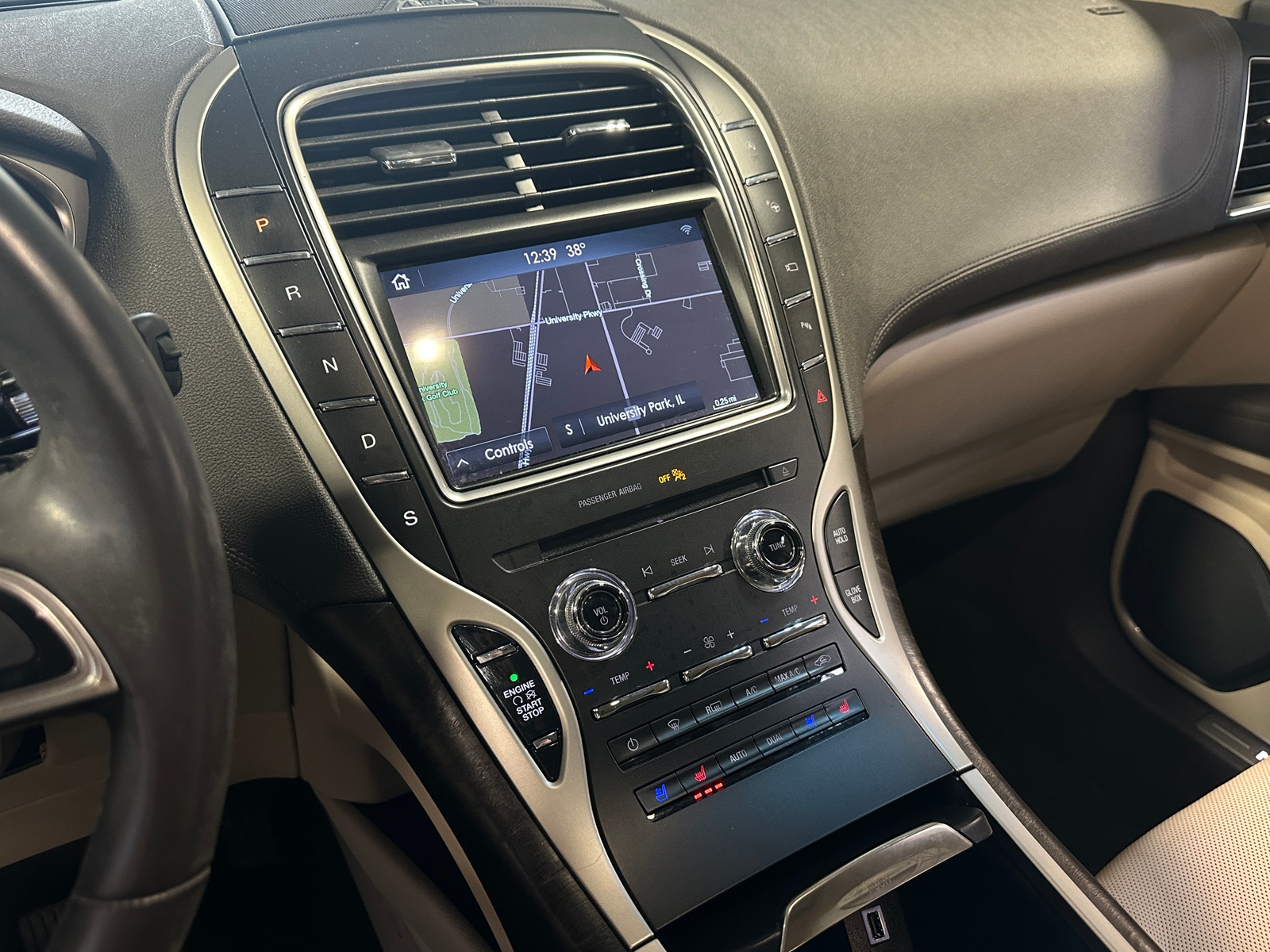 Thumbnail: 2020 Lincoln Nautilus - 3