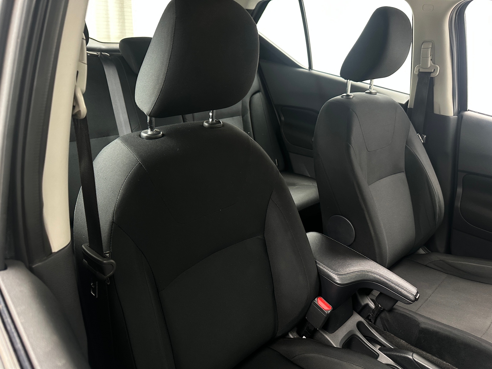 Thumbnail: 2023 Nissan Kicks - 2