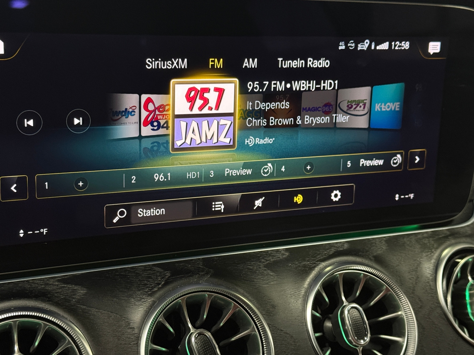 Thumbnail: 2021 Mercedes-Benz E-Class - 3