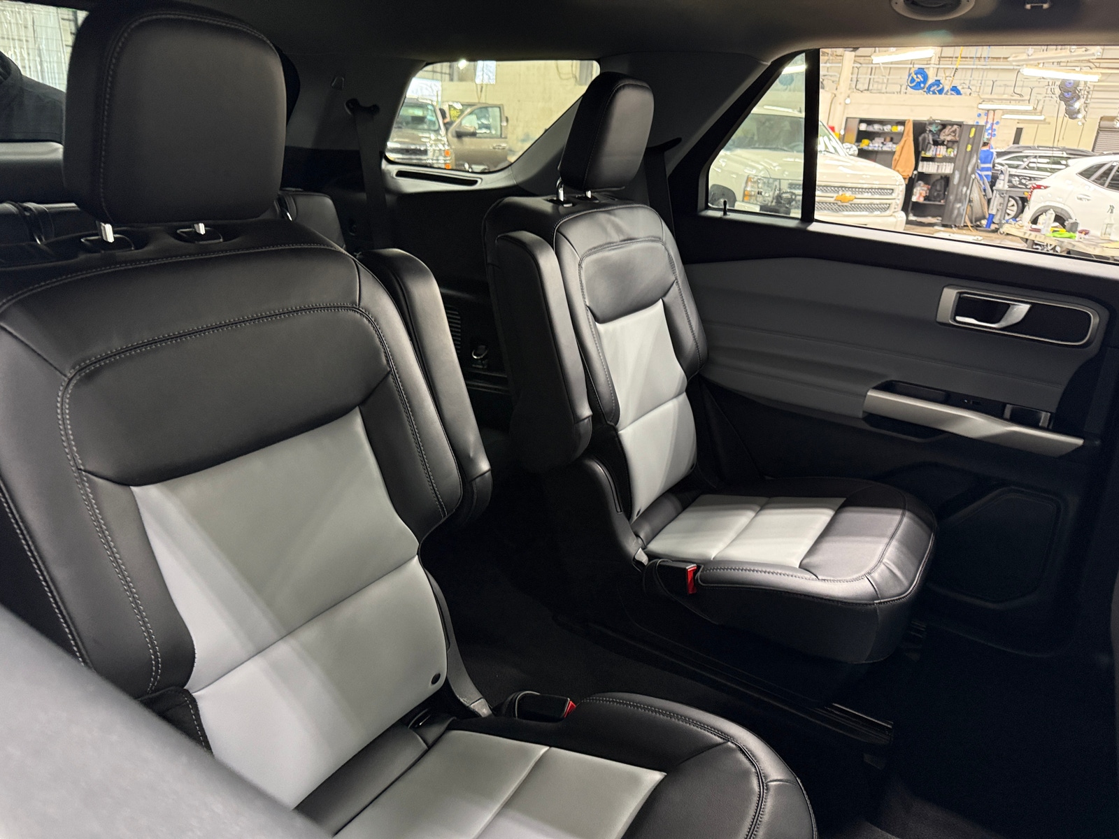 Thumbnail: 2023 Ford Explorer - 6