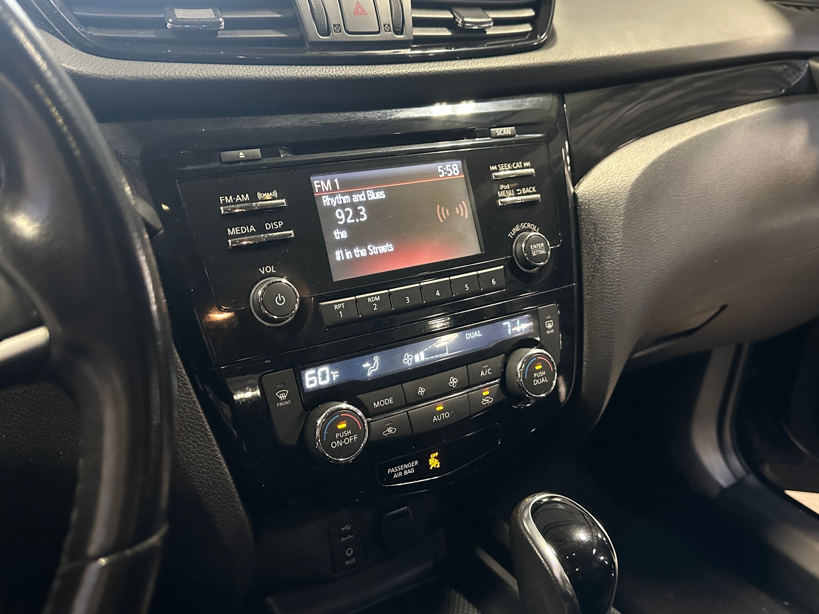 Thumbnail: 2017 Nissan Rogue Sport - 4