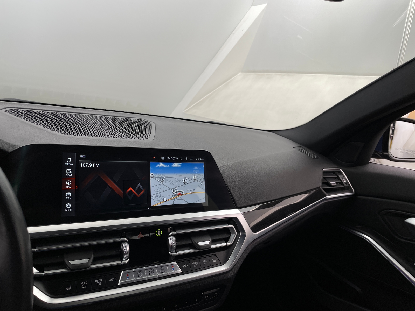 Thumbnail: 2022 BMW 3 Series - 3