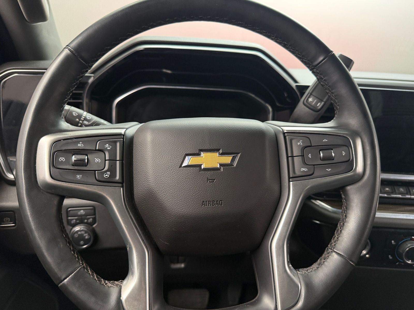 Thumbnail: 2023 Chevrolet Silverado 1500 - 5