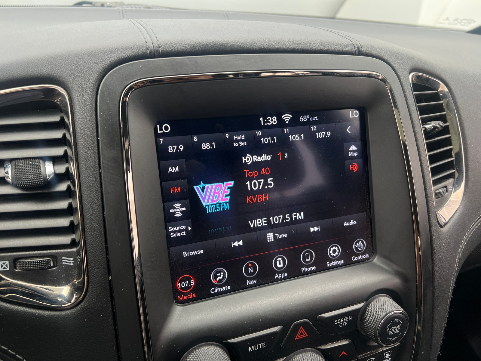 Thumbnail: 2019 Dodge Durango - 3