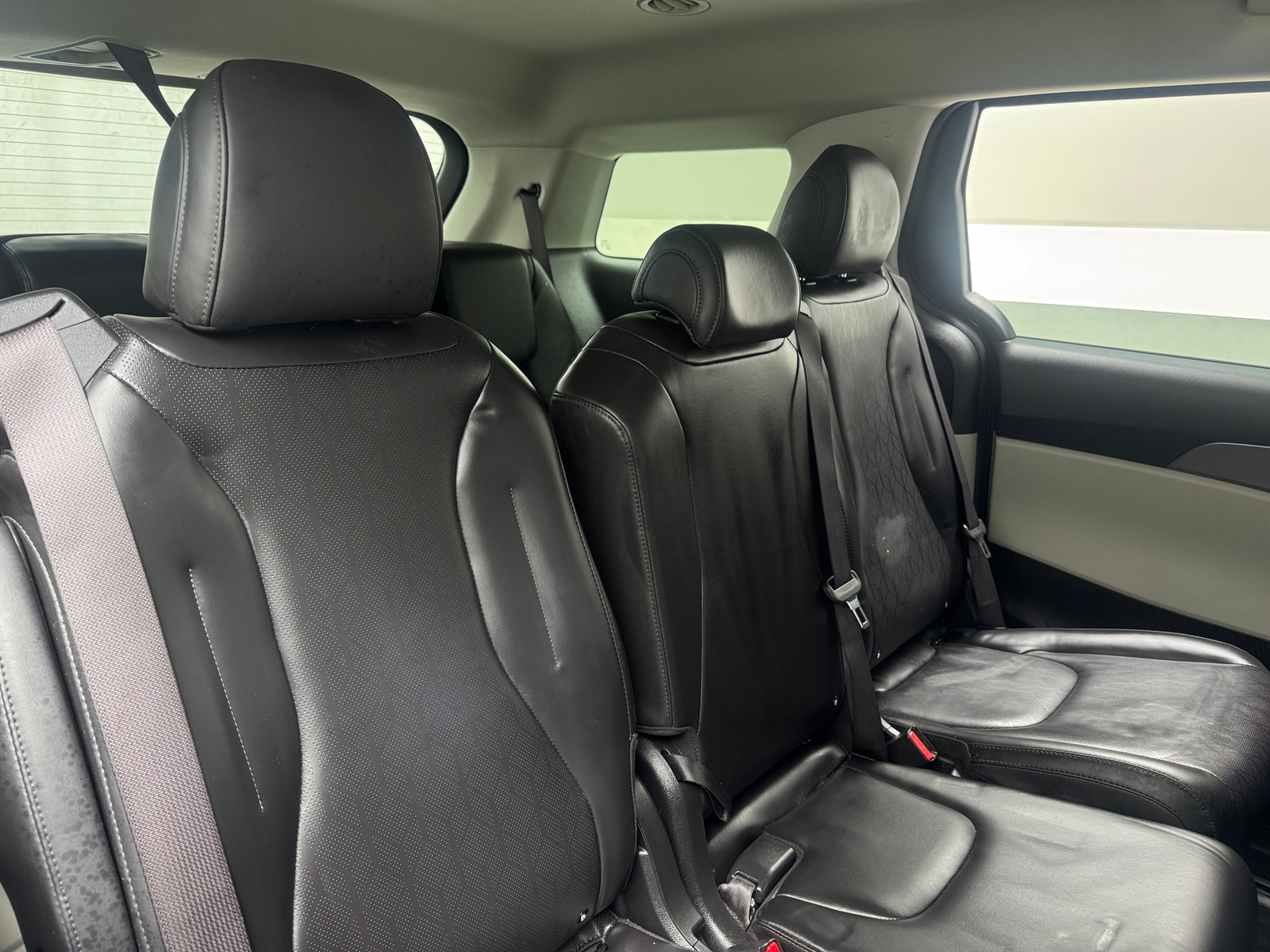 Thumbnail: 2023 Kia Carnival - 5