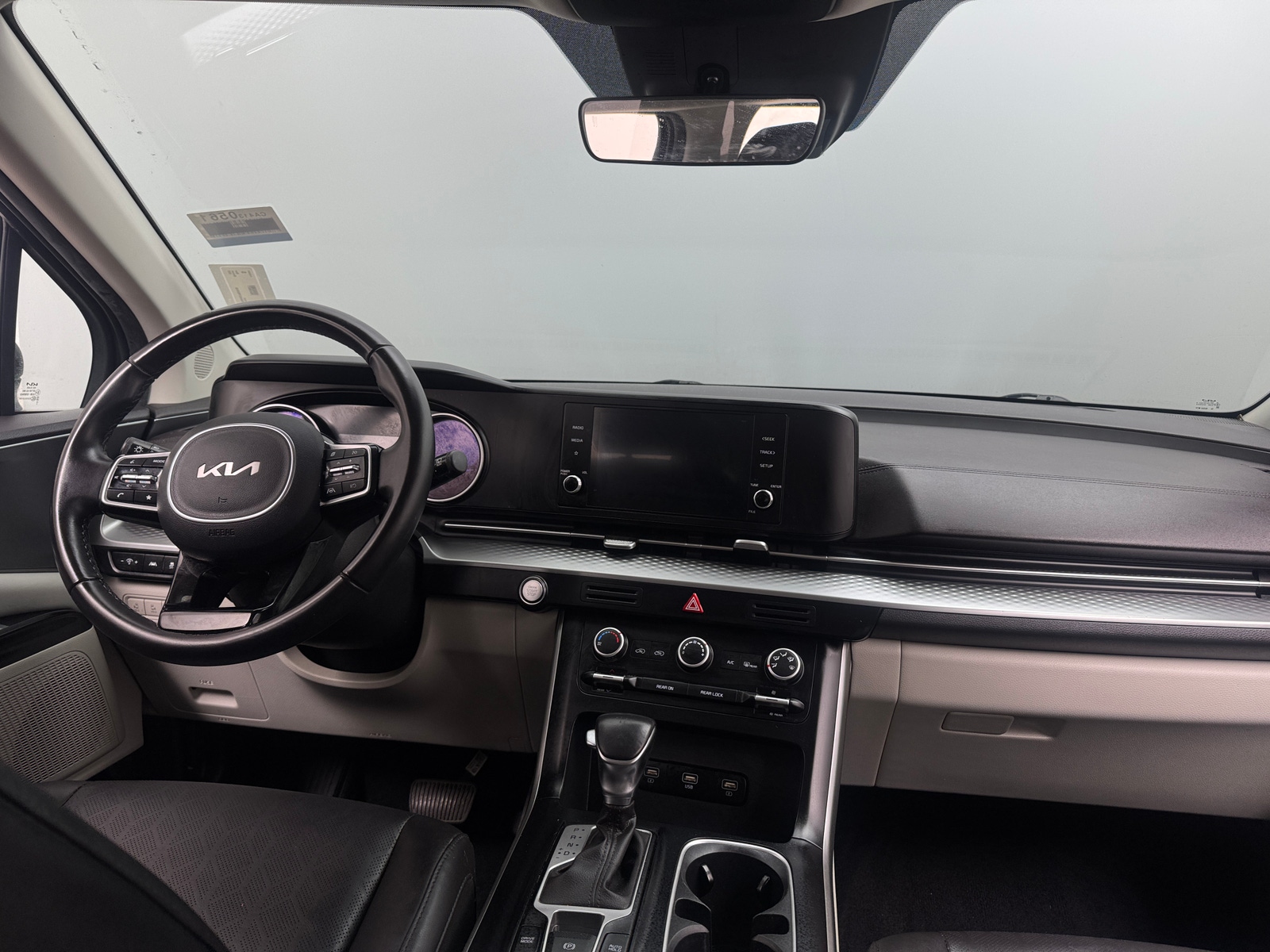 Thumbnail: 2023 Kia Carnival - 2