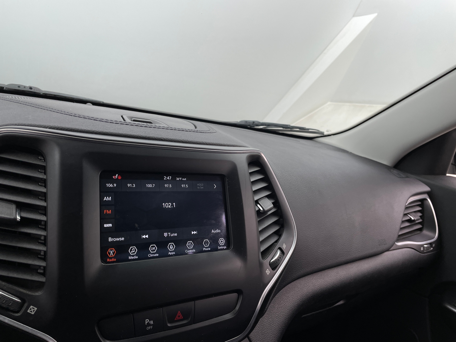 Thumbnail: 2020 Jeep Cherokee - 4