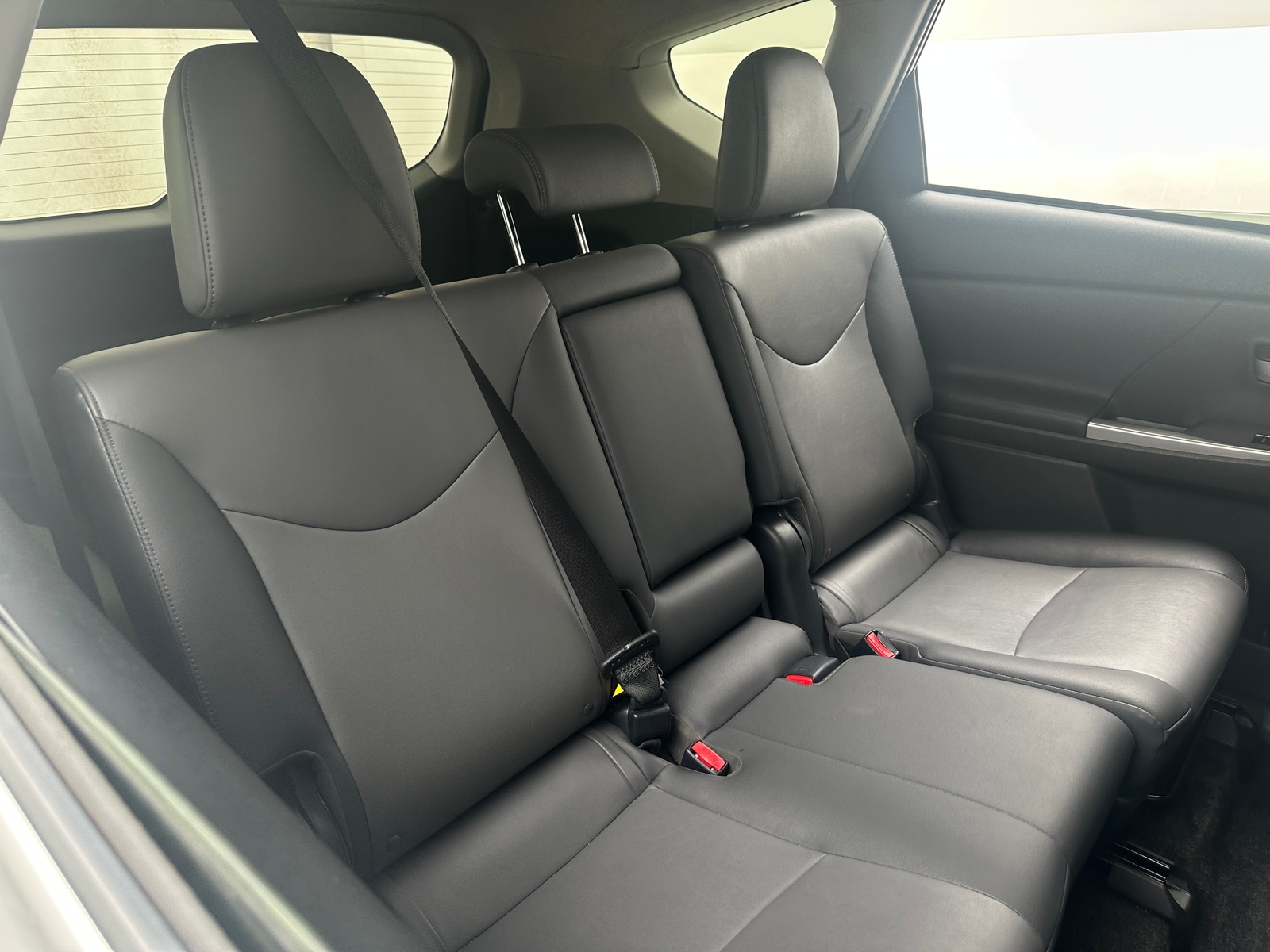 Thumbnail: 2012 Toyota Prius v - 5