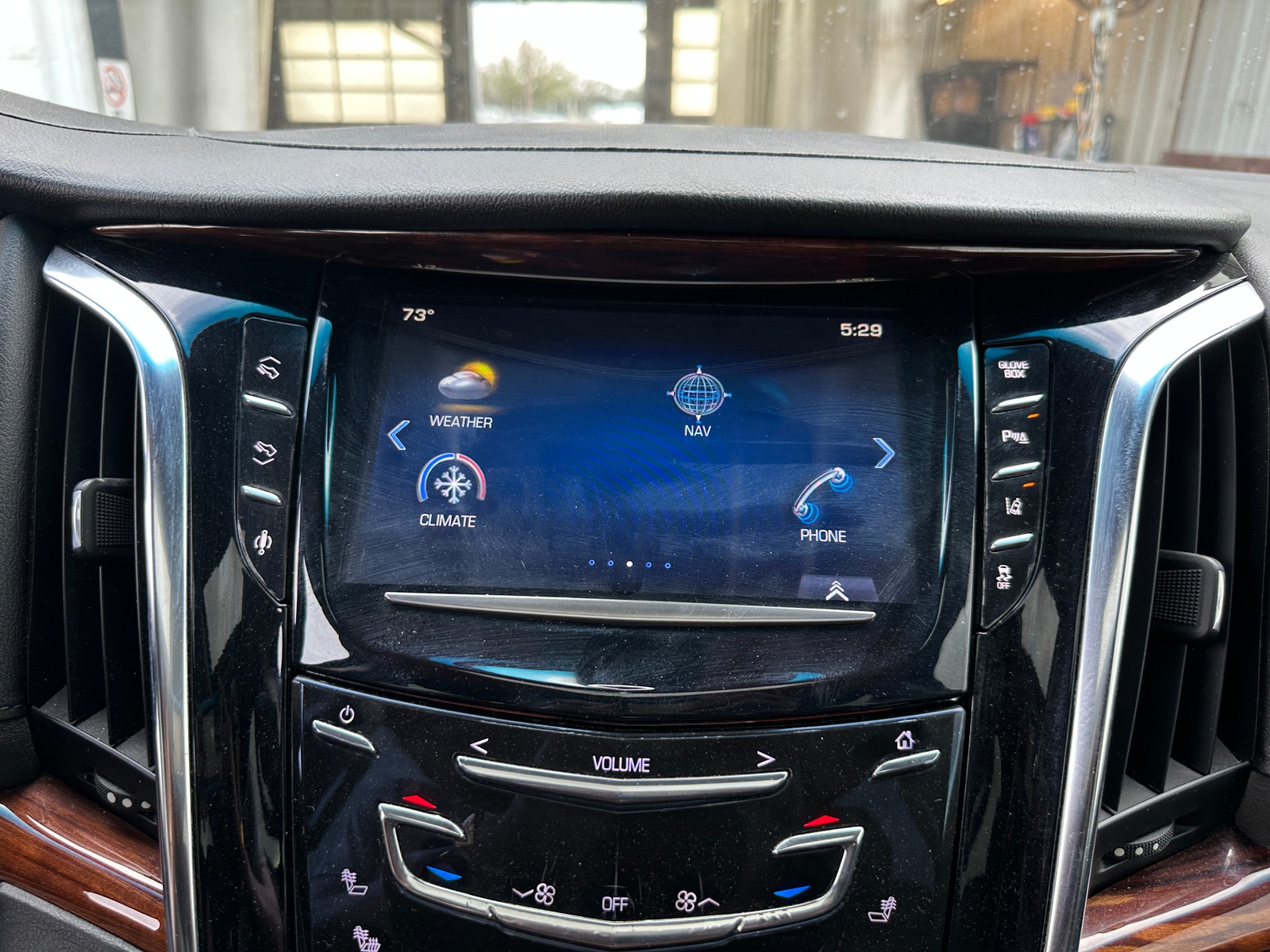 Thumbnail: 2015 Cadillac Escalade - 3