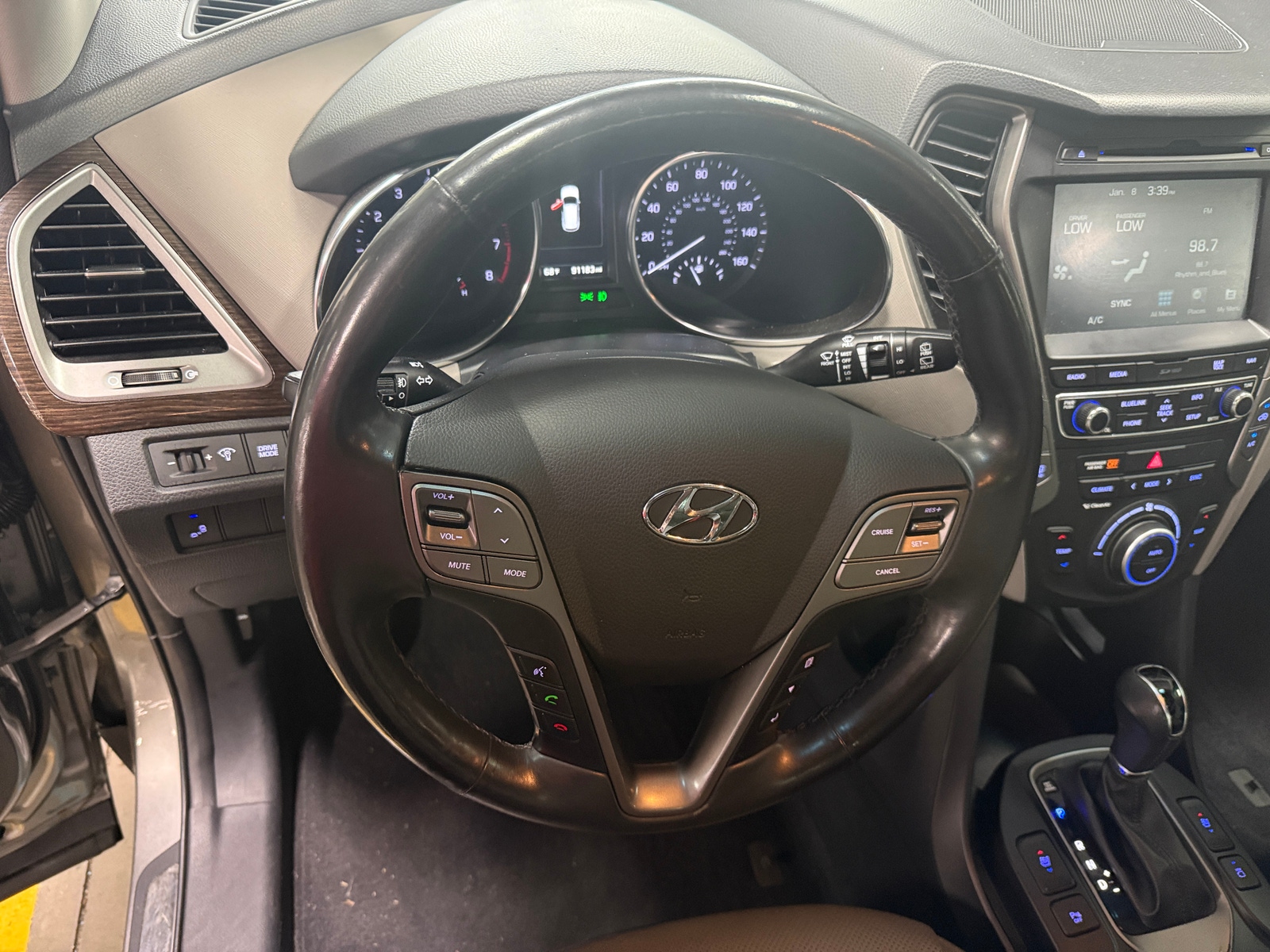 Thumbnail: 2017 Hyundai Santa Fe - 4