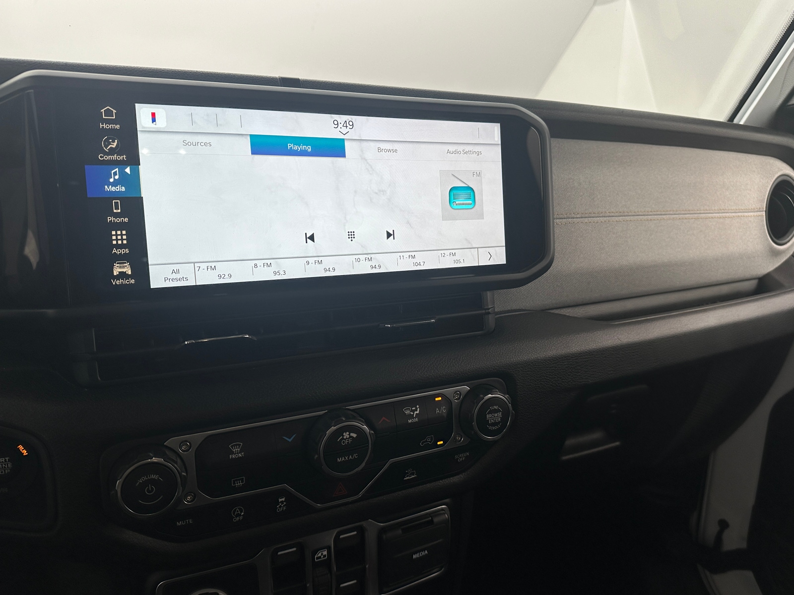 Thumbnail: 2025 Jeep Wrangler - 4