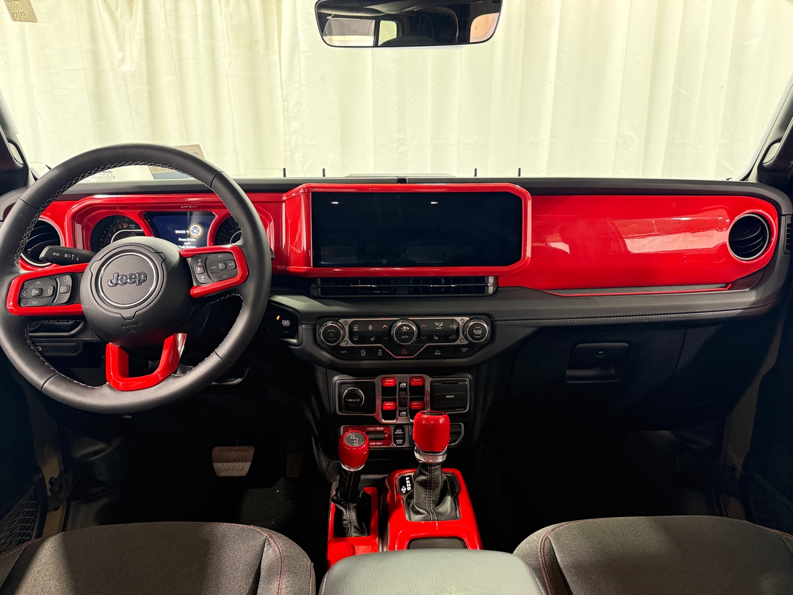 Thumbnail: 2025 Jeep Gladiator - 3