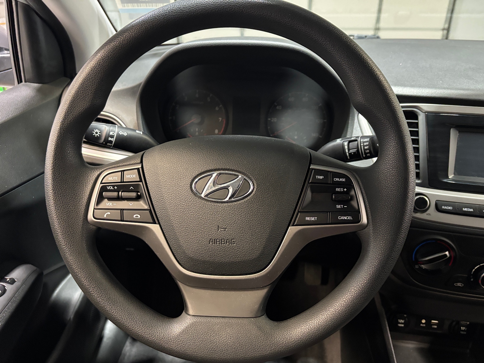 Thumbnail: 2021 Hyundai Accent - 5