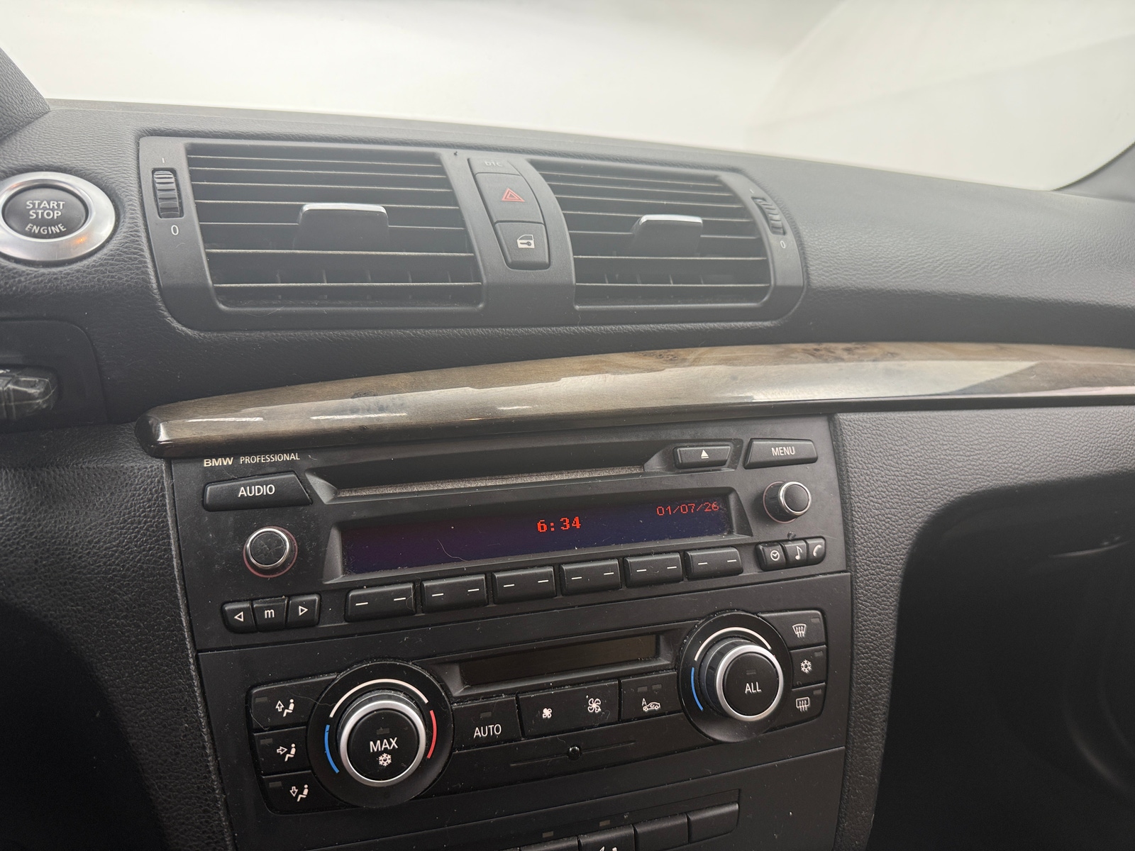 Thumbnail: 2011 BMW 1 Series - 3