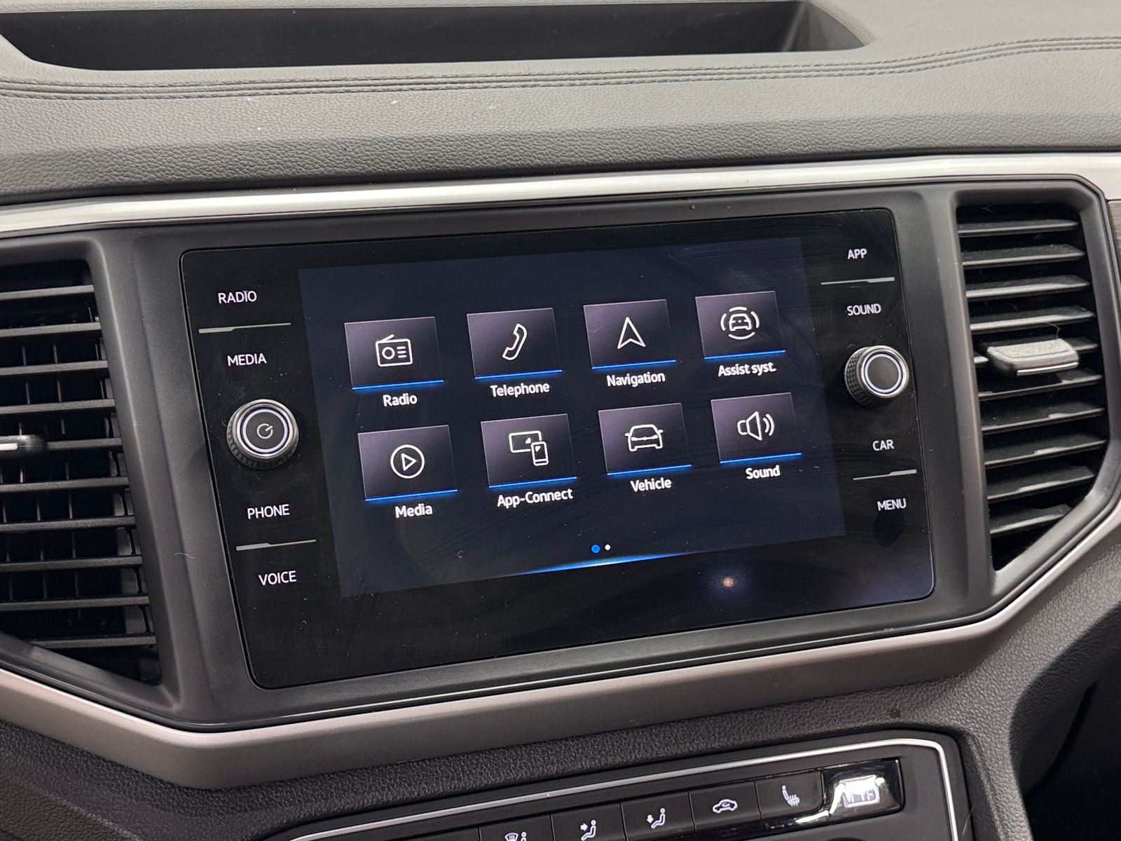 Thumbnail: 2021 Volkswagen Atlas - 3