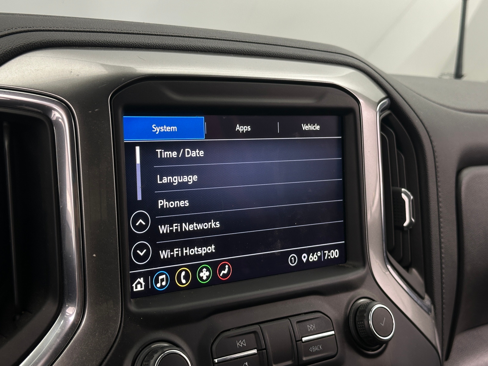 Thumbnail: 2020 Chevrolet Silverado 1500 - 4