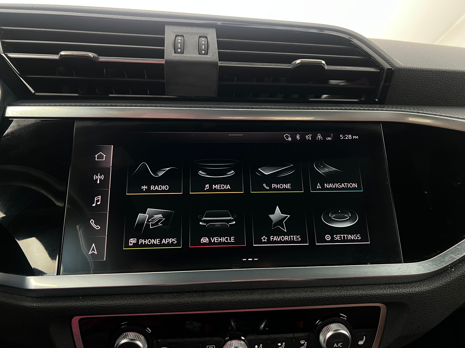 Thumbnail: 2022 Audi Q3 - 3