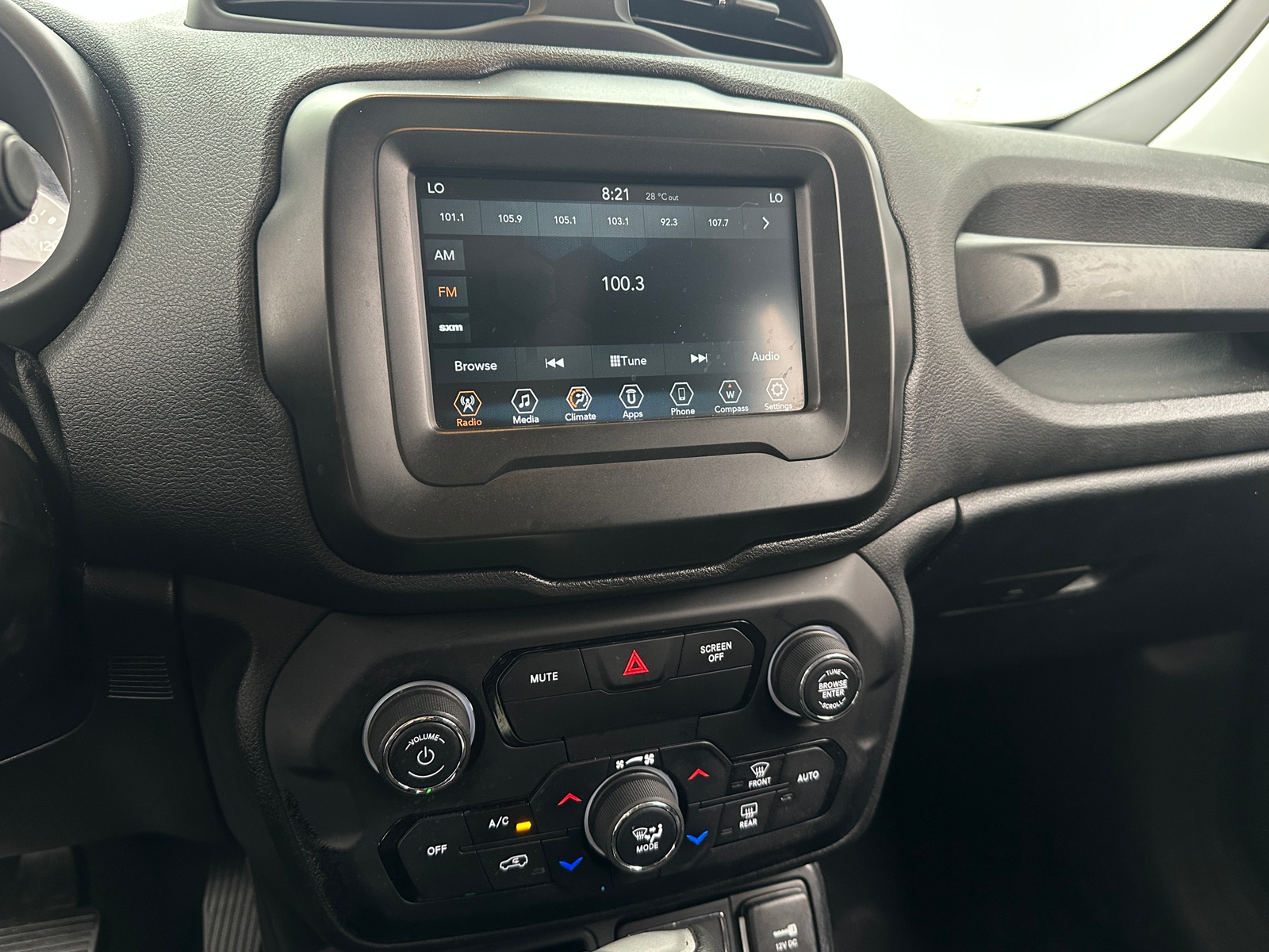 Thumbnail: 2019 Jeep Renegade - 4