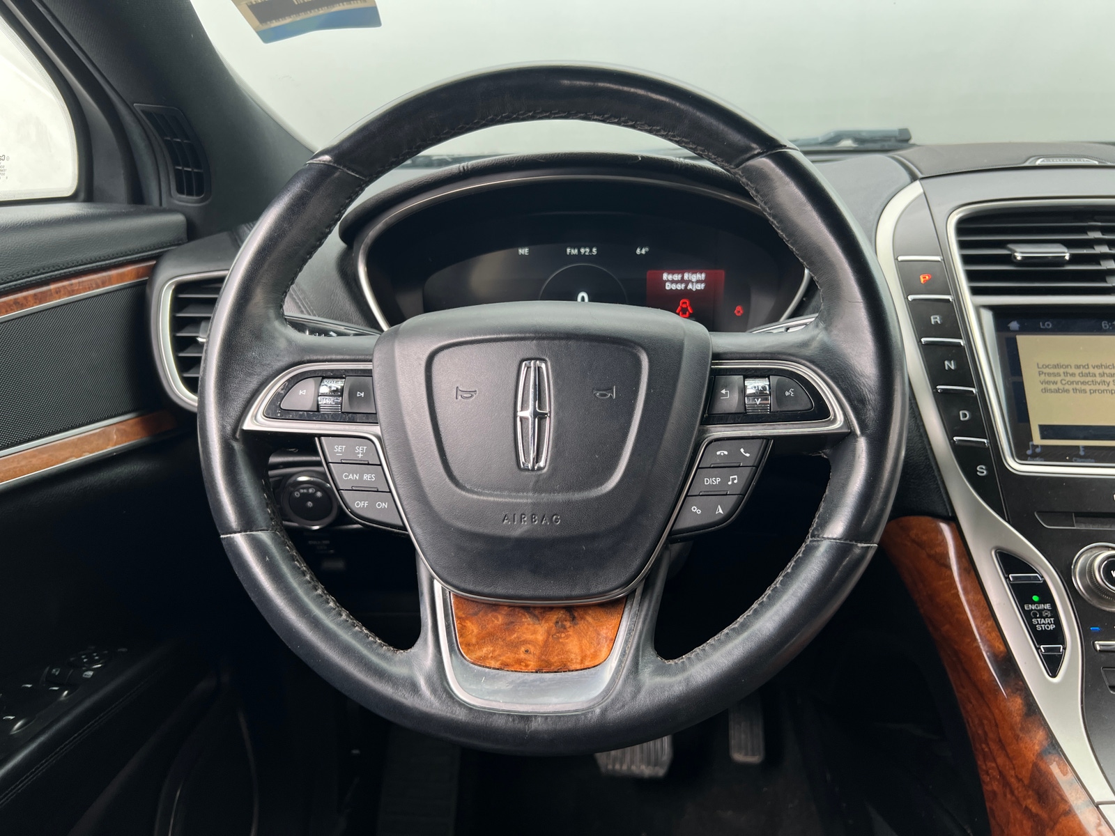 Thumbnail: 2019 Lincoln Nautilus - 4