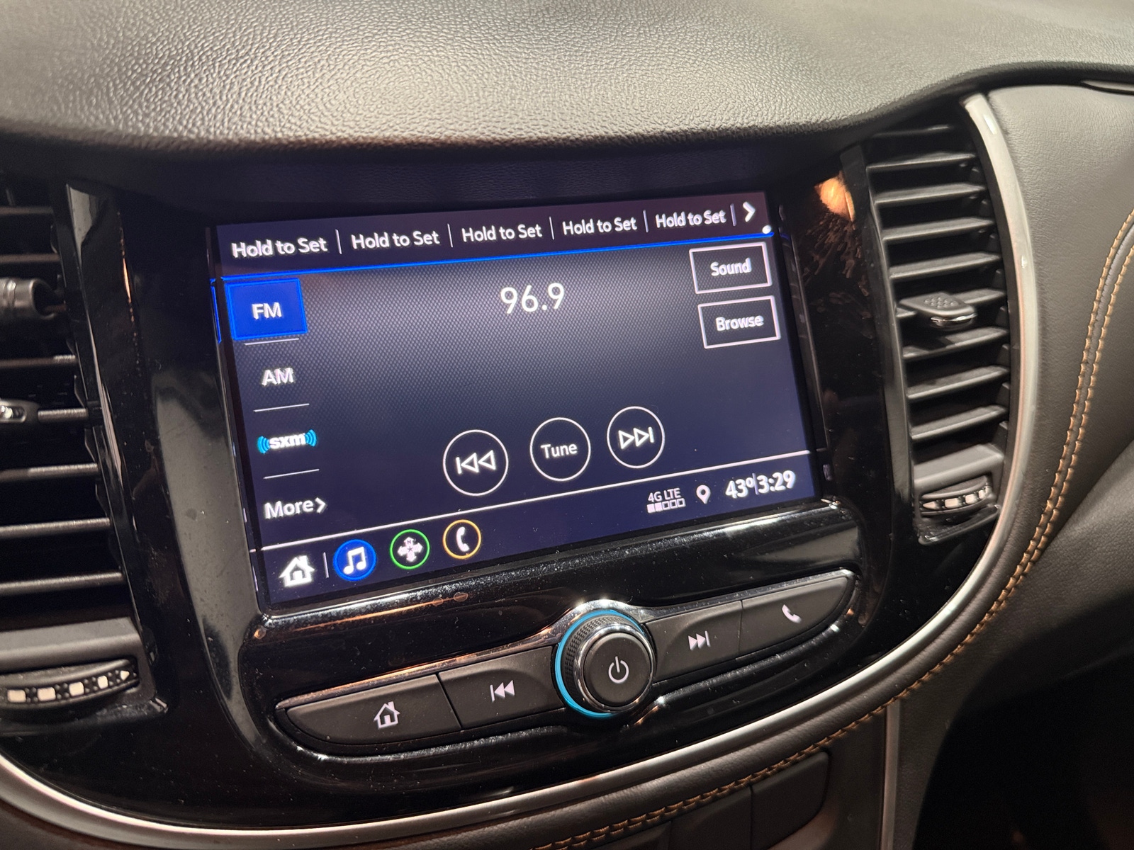 Thumbnail: 2022 Chevrolet Trax - 4