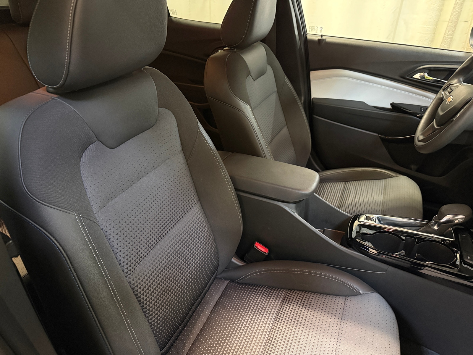 Thumbnail: 2025 Chevrolet Trax - 2