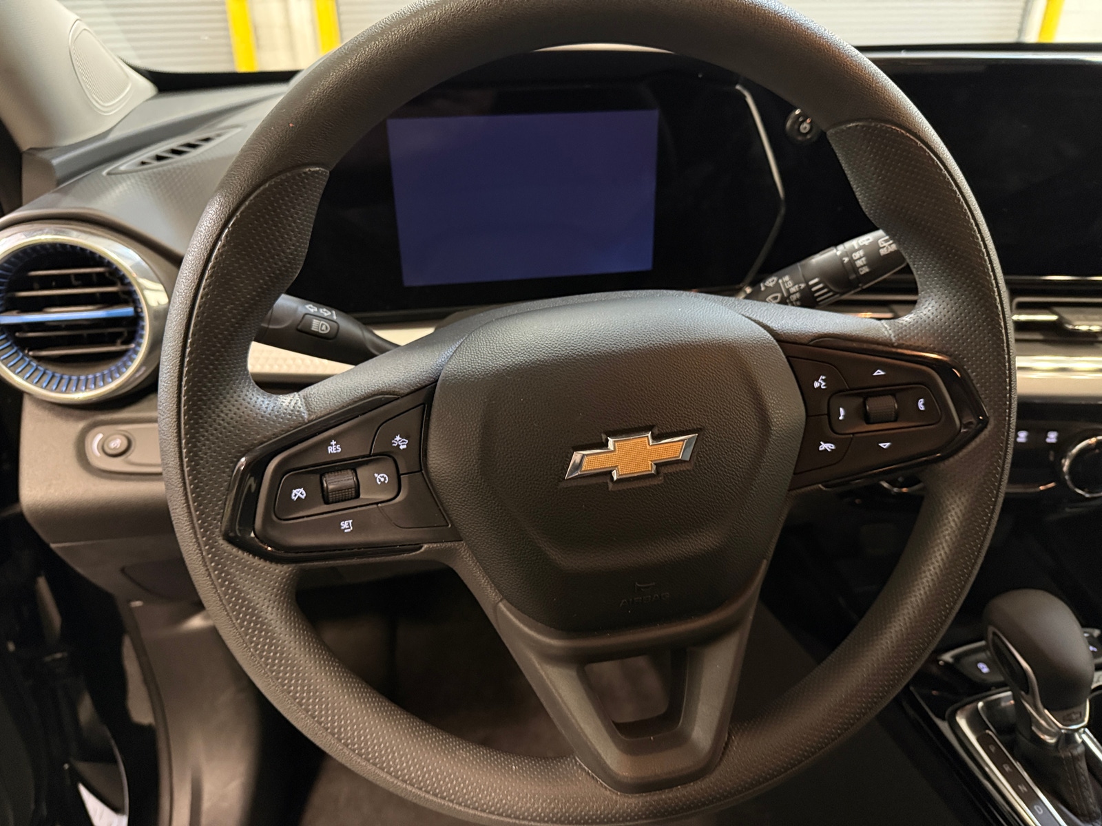 Thumbnail: 2025 Chevrolet Trax - 5