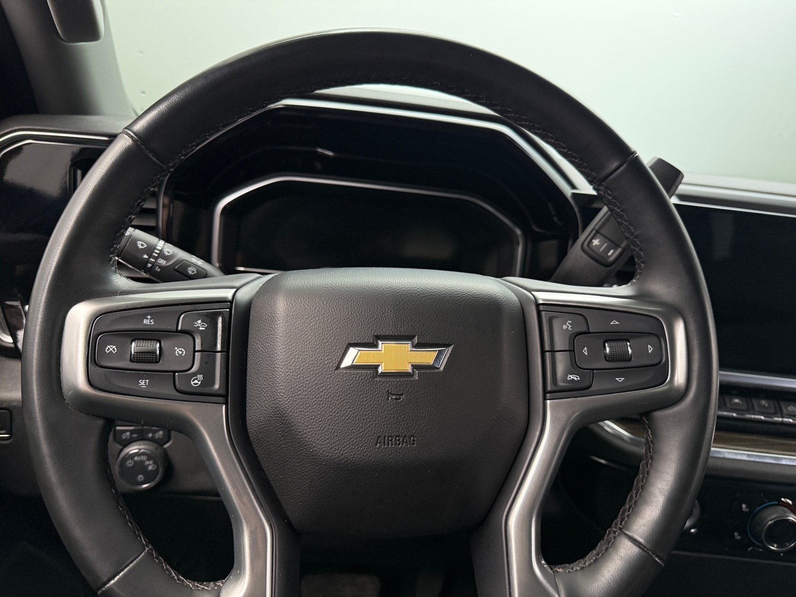 Thumbnail: 2023 Chevrolet Silverado 1500 - 5