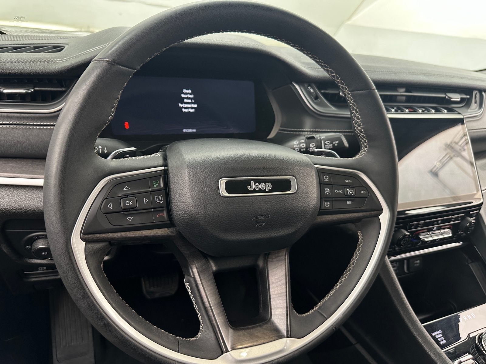 Thumbnail: 2023 Jeep Grand Cherokee L - 4