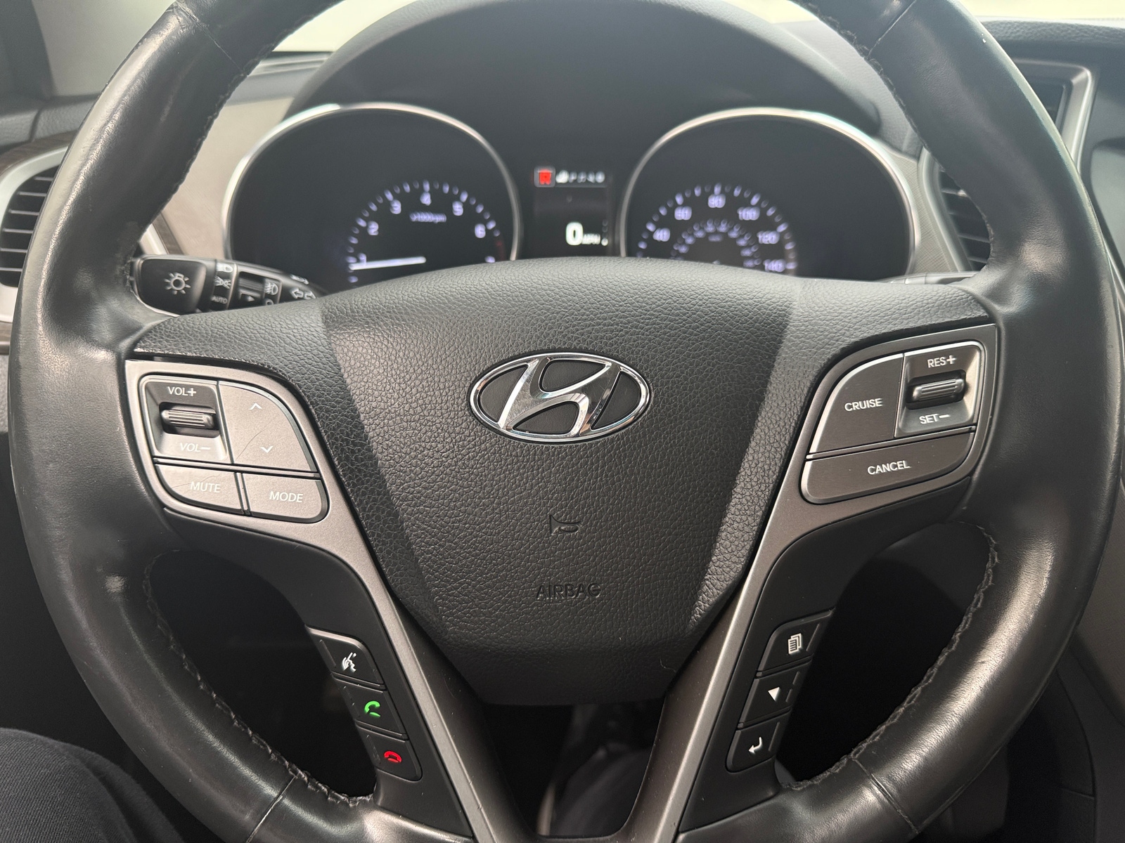 Thumbnail: 2017 Hyundai Santa Fe - 4