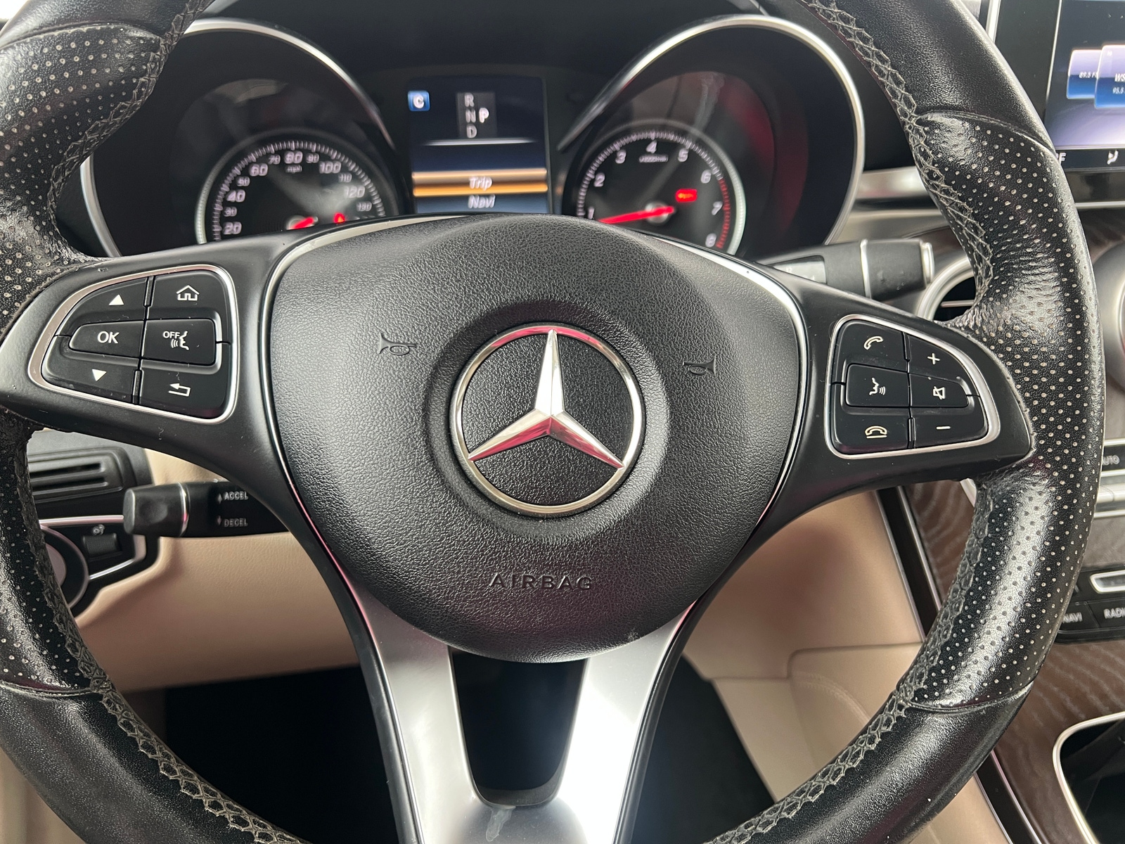 Thumbnail: 2019 Mercedes-Benz GLC - 4