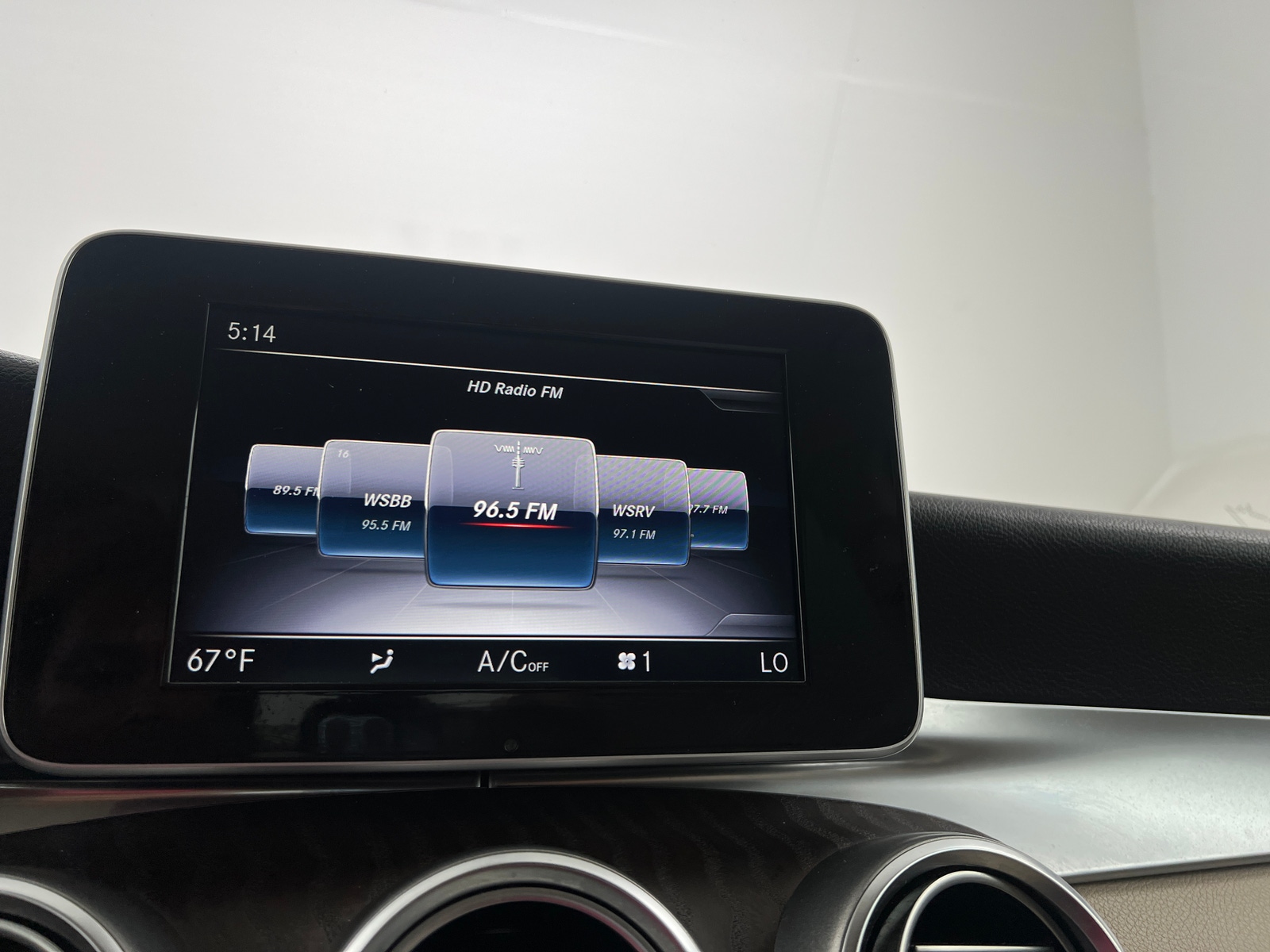 Thumbnail: 2019 Mercedes-Benz GLC - 3