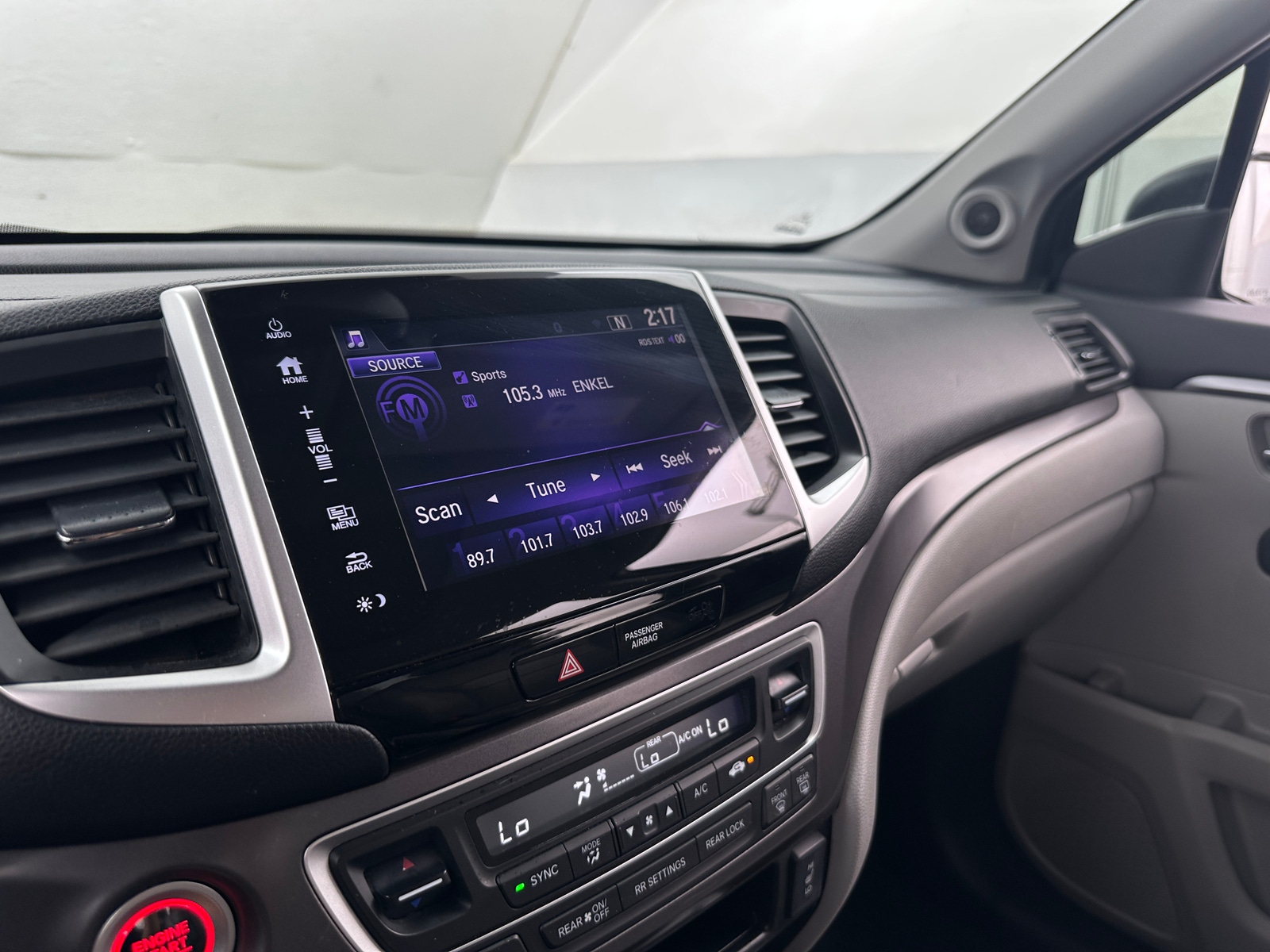 Thumbnail: 2017 Honda Pilot - 4