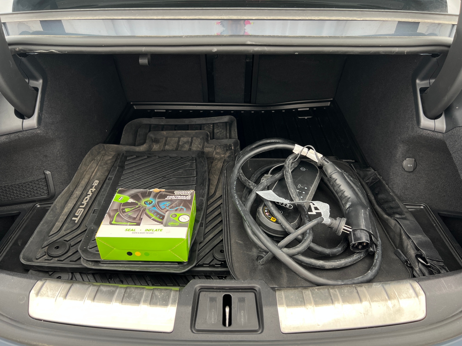 Thumbnail: 2022 Audi e-tron GT - 6