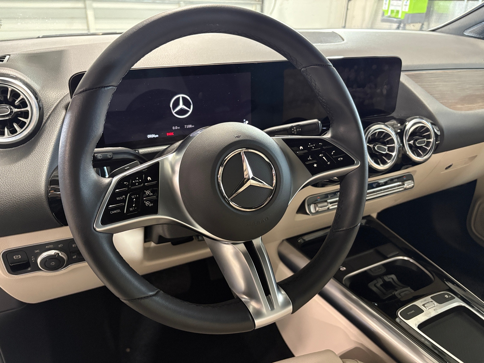 Thumbnail: 2025 Mercedes-Benz GLA - 4
