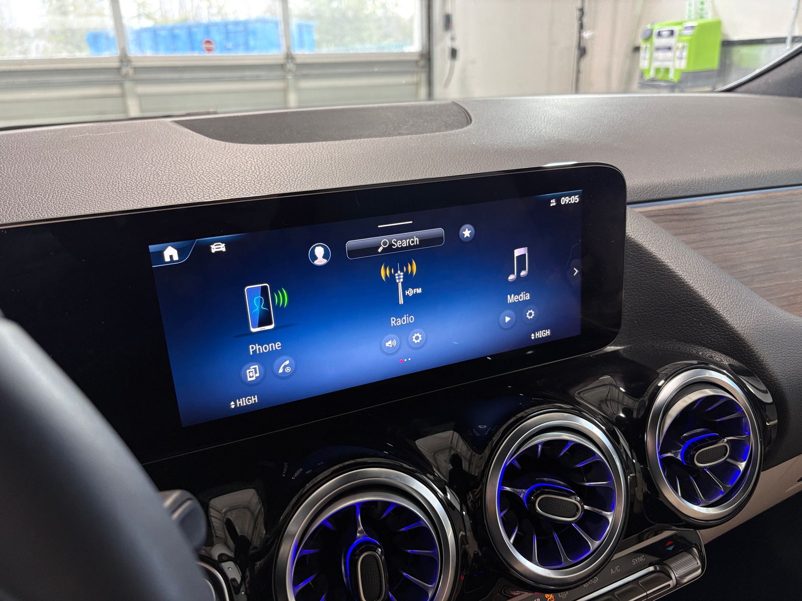 Thumbnail: 2025 Mercedes-Benz GLA - 3