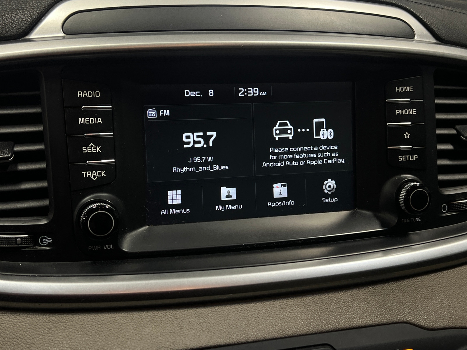 Thumbnail: 2019 Kia Sorento - 4