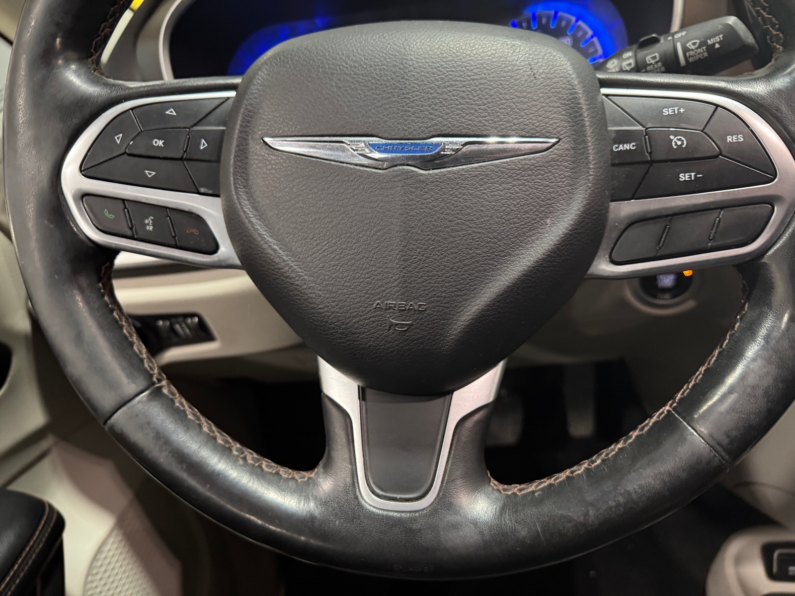 Thumbnail: 2019 Chrysler Pacifica - 4