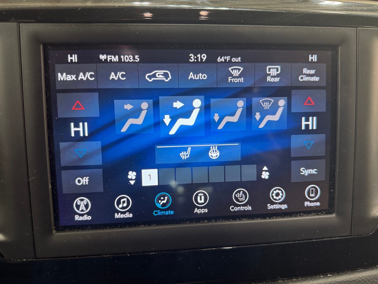 Thumbnail: 2019 Chrysler Pacifica - 3