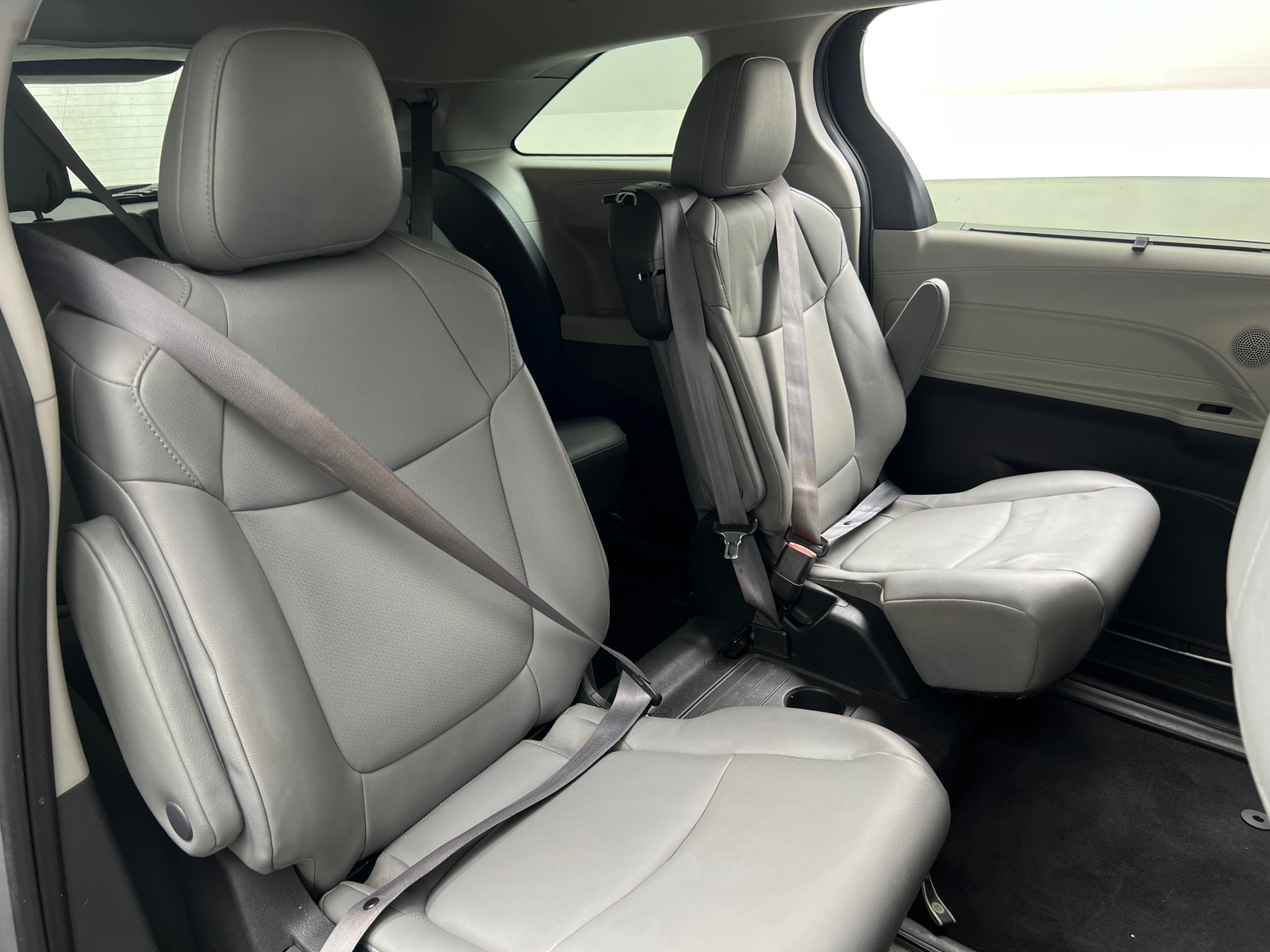 Thumbnail: 2022 Toyota Sienna - 5