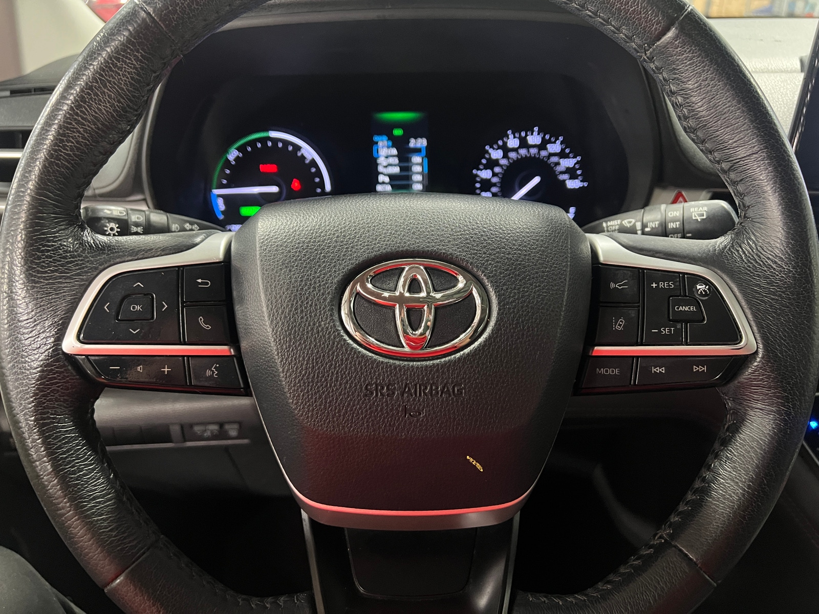 Thumbnail: 2022 Toyota Sienna - 4