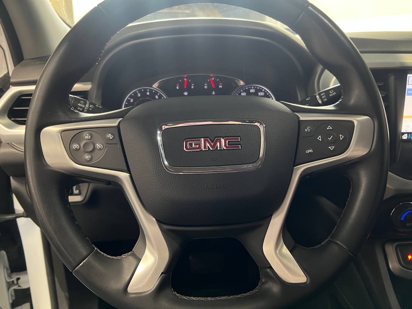 Thumbnail: 2023 GMC Acadia - 4