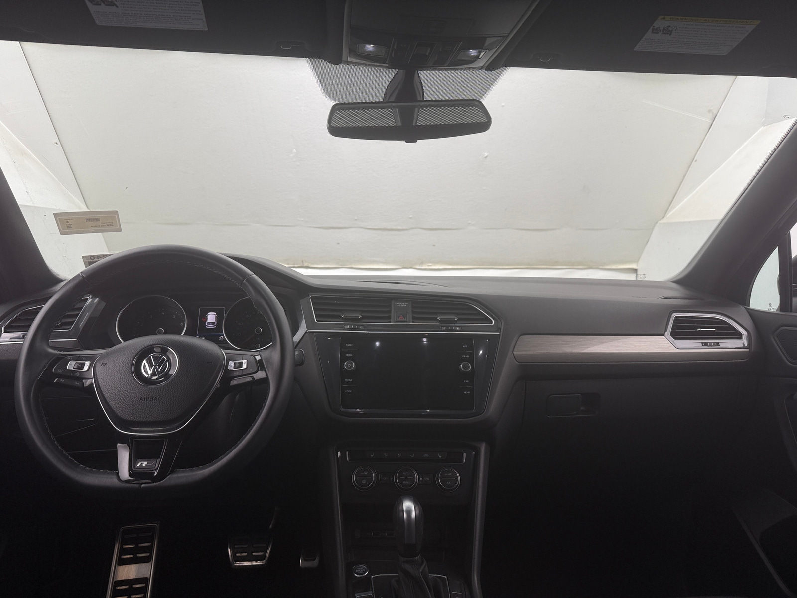 Thumbnail: 2020 Volkswagen Tiguan - 2